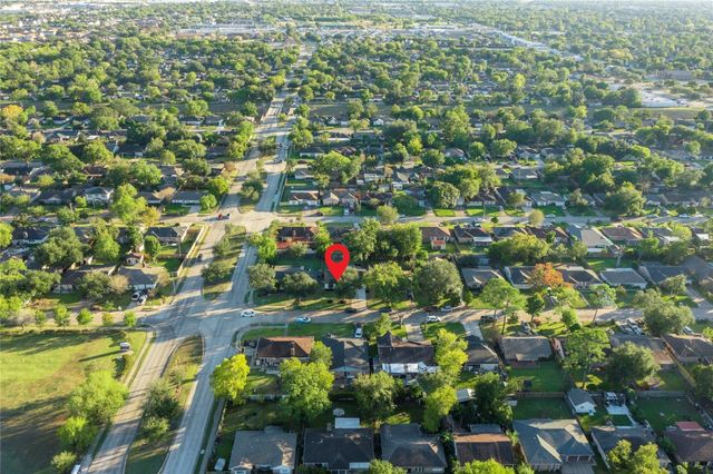 10907 Sharpview Drive, Houston, TX 77072