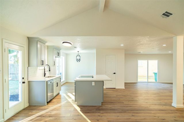 10907 Sharpview Drive, Houston, TX 77072