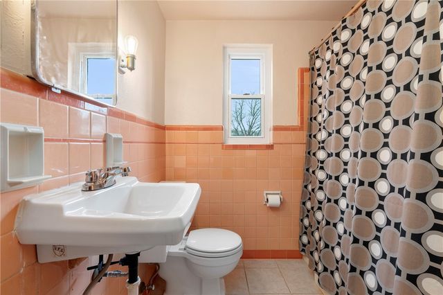 1425 Junior Drive, Baldwin Boro, PA 15227