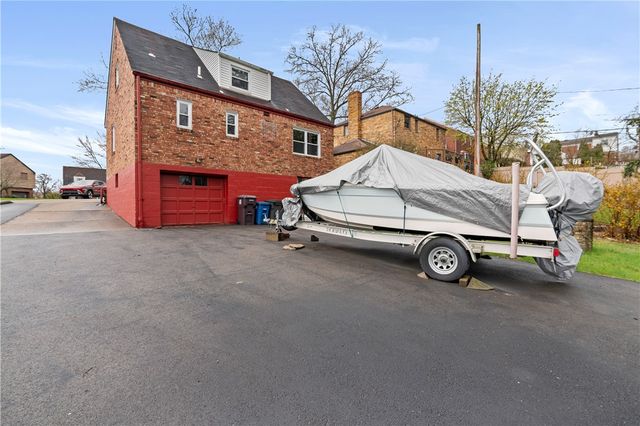 1425 Junior Drive, Baldwin Boro, PA 15227