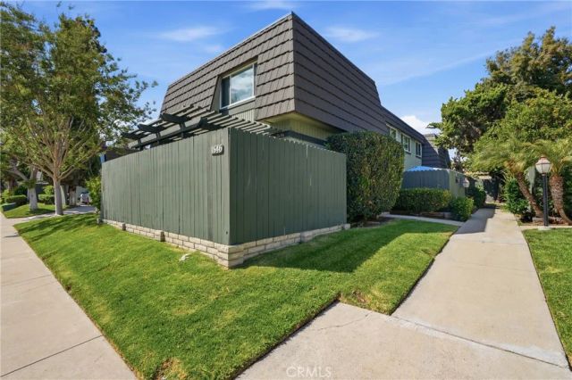 1646 Iowa C, Costa Mesa, CA 92626