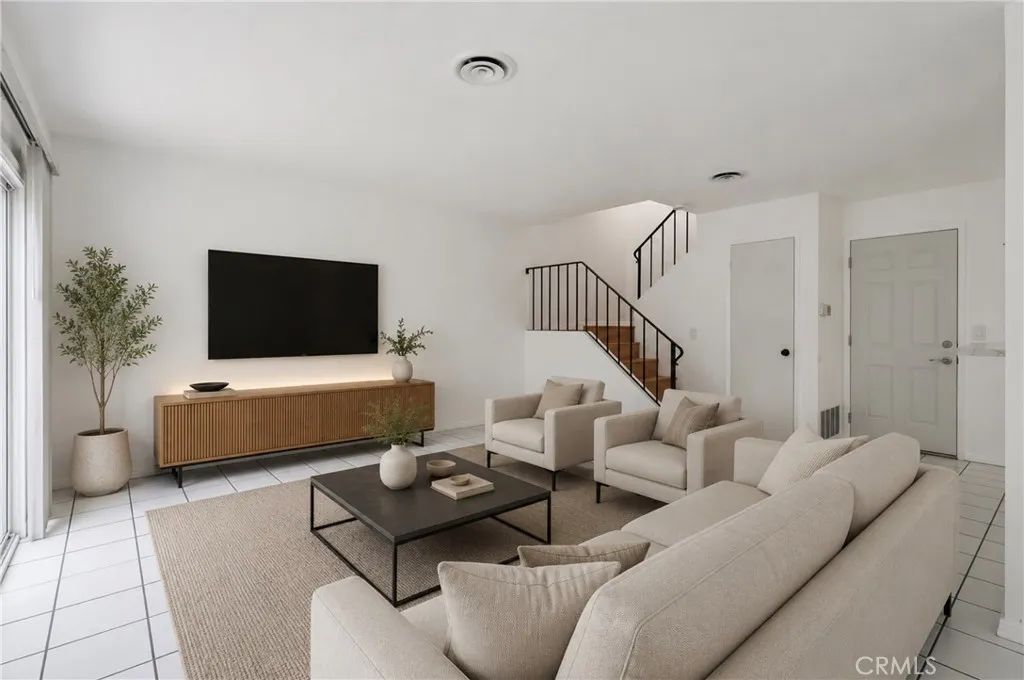1646 Iowa C, Costa Mesa, CA 92626