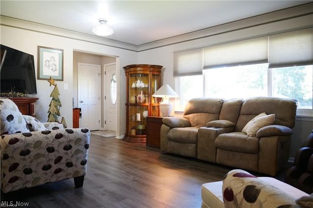 5981 Northview Drive, Seven Hills, OH 44131