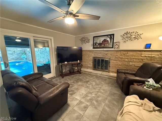 5981 Northview Drive, Seven Hills, OH 44131