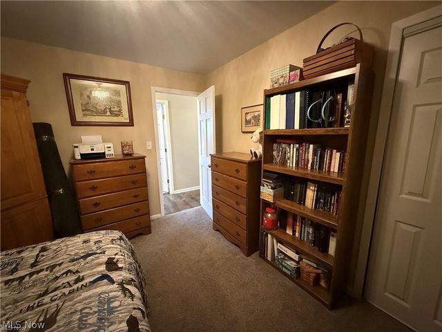 5981 Northview Drive, Seven Hills, OH 44131