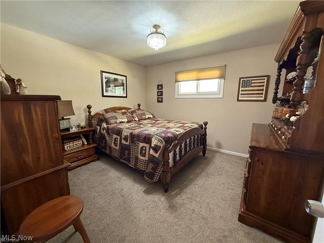 5981 Northview Drive, Seven Hills, OH 44131