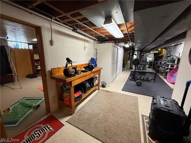 5981 Northview Drive, Seven Hills, OH 44131