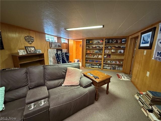 5981 Northview Drive, Seven Hills, OH 44131