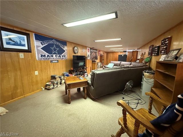 5981 Northview Drive, Seven Hills, OH 44131