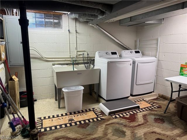 5981 Northview Drive, Seven Hills, OH 44131