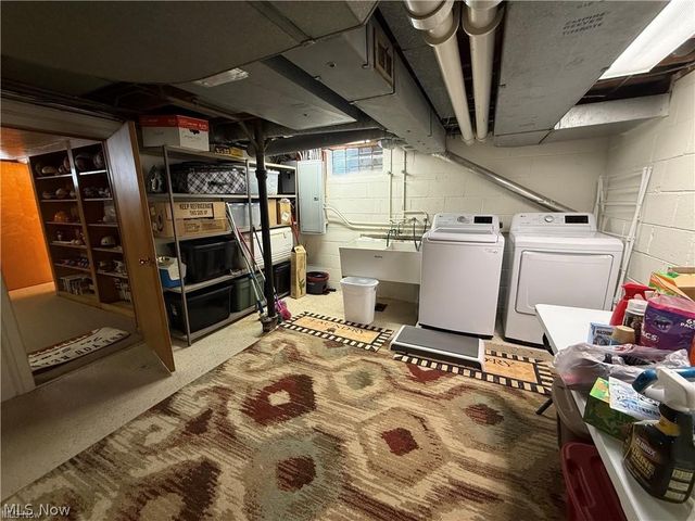 5981 Northview Drive, Seven Hills, OH 44131