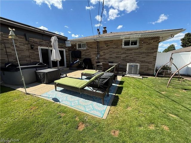 5981 Northview Drive, Seven Hills, OH 44131