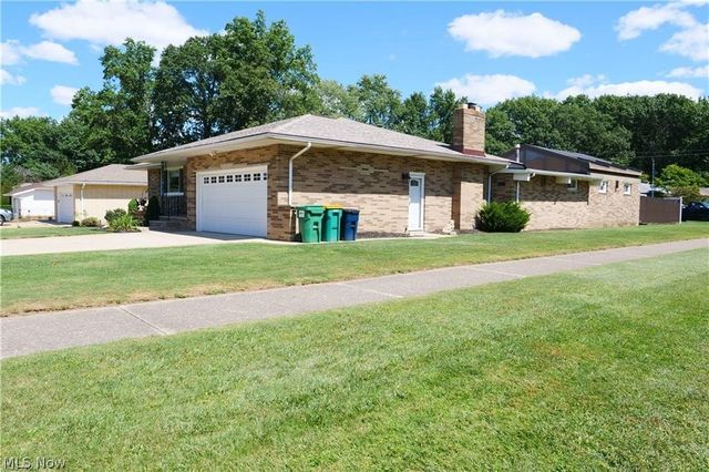 5981 Northview Drive, Seven Hills, OH 44131
