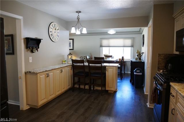 5981 Northview Drive, Seven Hills, OH 44131