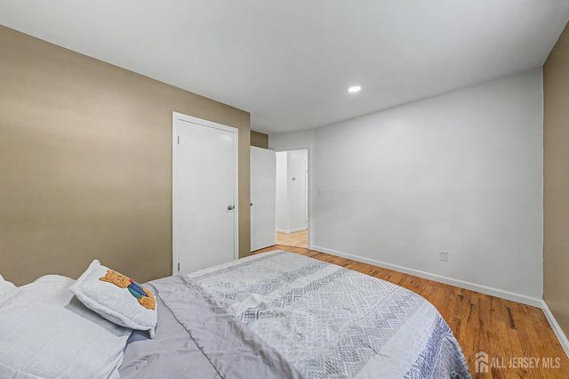41 Montclair Avenue, Edison, NJ 08820