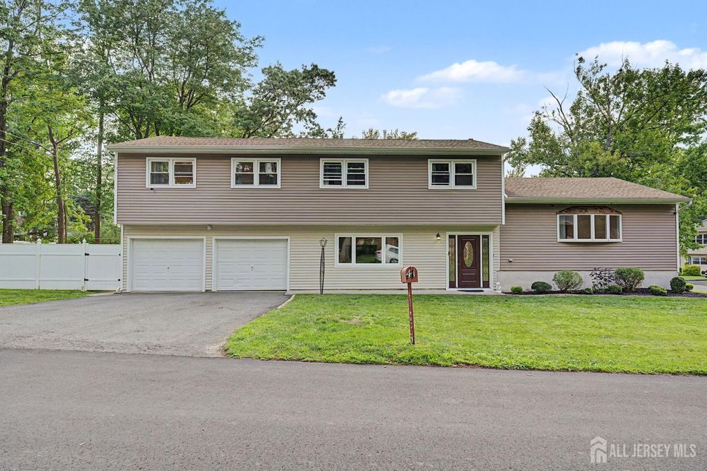 41 Montclair Avenue, Edison, NJ 08820