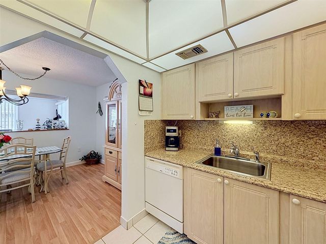 11935 BOYNTON LANE 17GB, New Port Richey, FL 34654