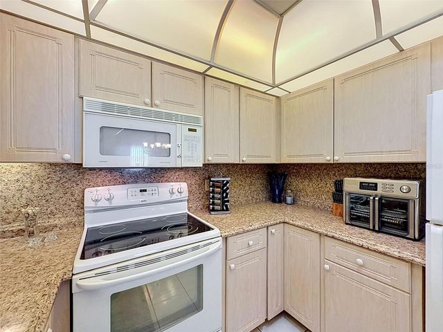 11935 BOYNTON LANE 17GB, New Port Richey, FL 34654