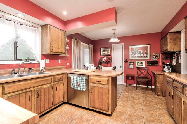 2193 WOODRUFF DR, Germantown, TN 38138