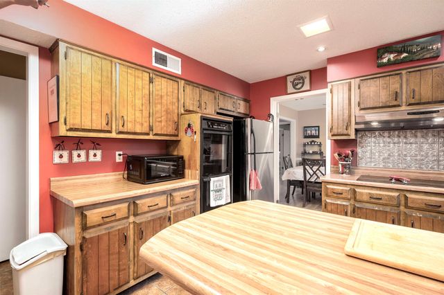 2193 WOODRUFF DR, Germantown, TN 38138