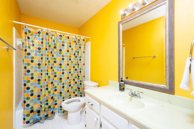 2193 WOODRUFF DR, Germantown, TN 38138