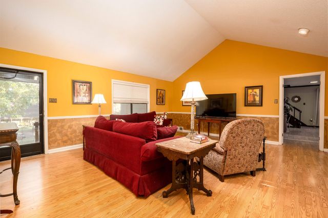 2193 WOODRUFF DR, Germantown, TN 38138