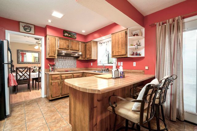 2193 WOODRUFF DR, Germantown, TN 38138