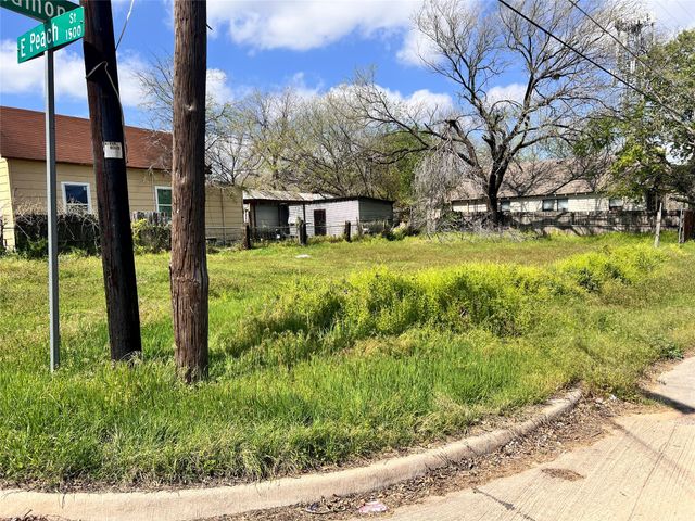 1515 E Peach Street, Fort Worth, TX 76102
