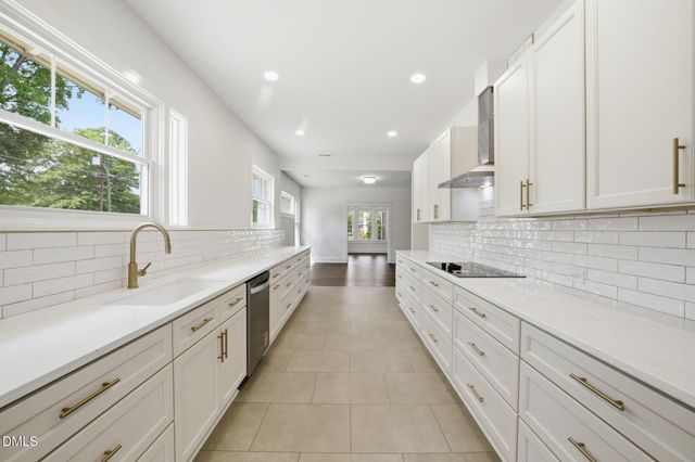 611 W Pearsall Street, Dunn, NC 28334