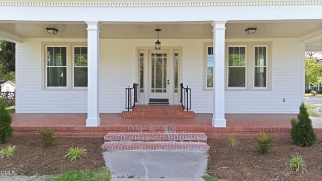 611 W Pearsall Street, Dunn, NC 28334