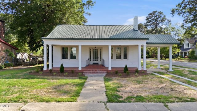 611 W Pearsall Street, Dunn, NC 28334