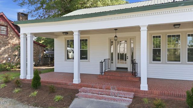 611 W Pearsall Street, Dunn, NC 28334