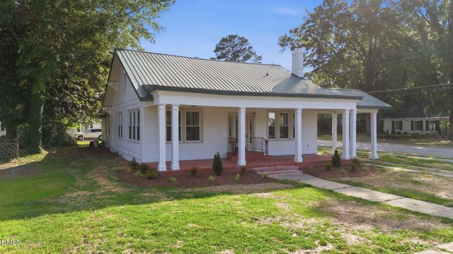 611 W Pearsall Street, Dunn, NC 28334