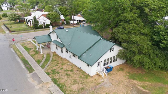 611 W Pearsall Street, Dunn, NC 28334