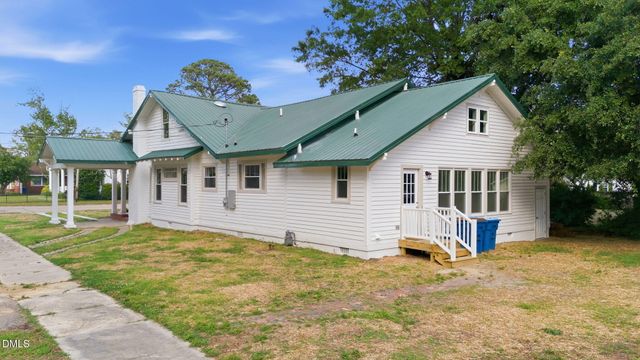 611 W Pearsall Street, Dunn, NC 28334