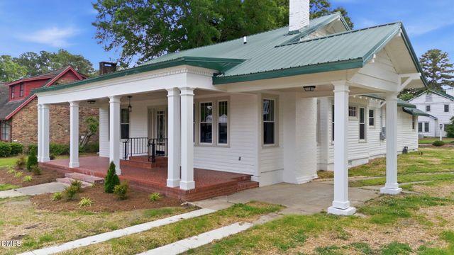 611 W Pearsall Street, Dunn, NC 28334