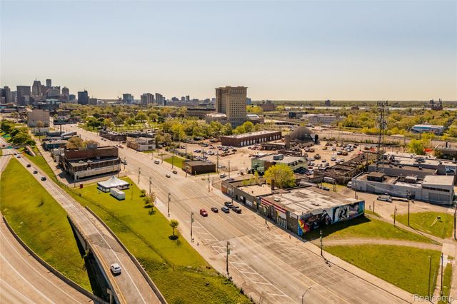 2647 Michigan Avenue, Detroit, MI 48216