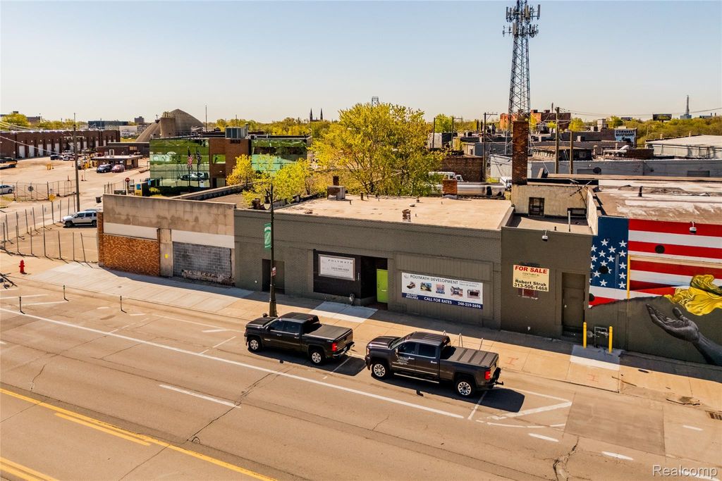 2647 Michigan Avenue, Detroit, MI 48216