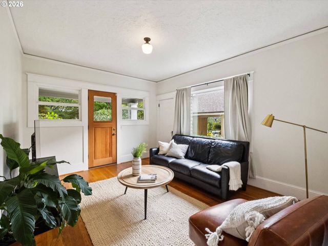 1130 Ne BRAZEE St, Portland, OR 97212