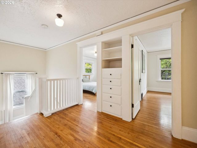 1130 Ne BRAZEE St, Portland, OR 97212