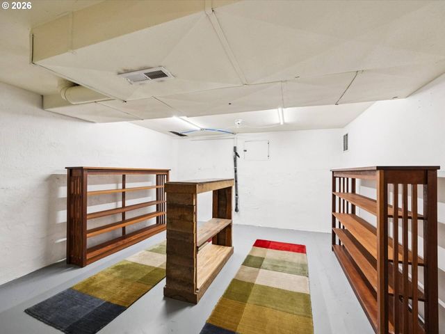 1130 Ne BRAZEE St, Portland, OR 97212