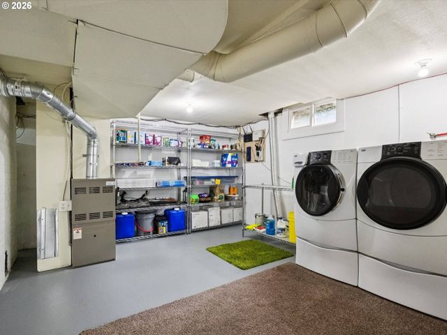 1130 Ne BRAZEE St, Portland, OR 97212