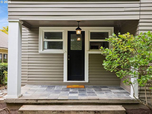 1130 Ne BRAZEE St, Portland, OR 97212