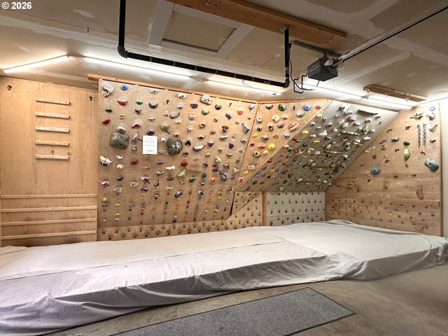 1130 Ne BRAZEE St, Portland, OR 97212