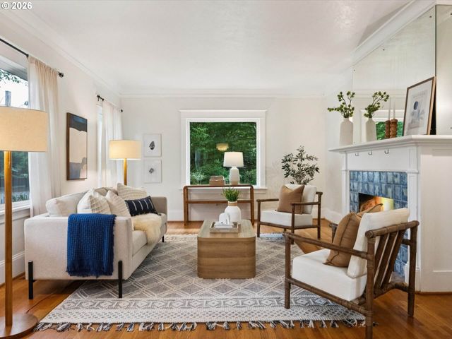 1130 Ne BRAZEE St, Portland, OR 97212