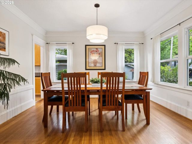 1130 Ne BRAZEE St, Portland, OR 97212