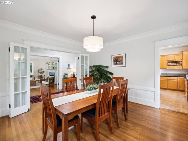 1130 Ne BRAZEE St, Portland, OR 97212