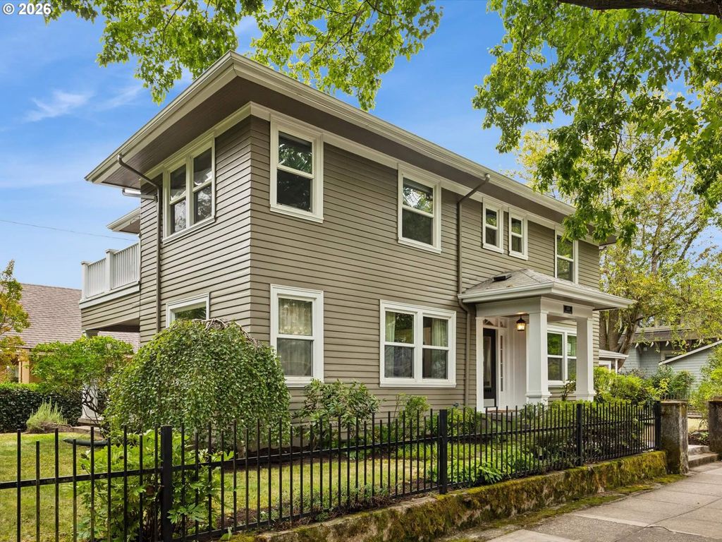 1130 Ne BRAZEE St, Portland, OR 97212