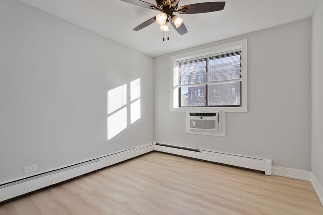 6758 N Sheridan Avenue 235, Chicago, IL 60626