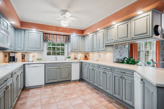 1400 Thomas Cir, Cookeville, TN 38506